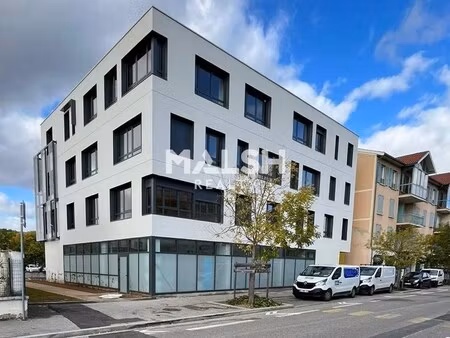 achat local professionnel 149m²