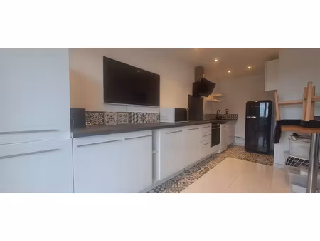 appartement 1 piece renove de 32 m2 avec balcon