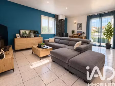maison à claira (66530)