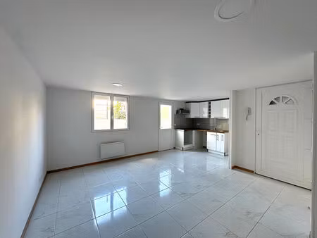 studio 35m² en rez-de-chaussée d'un immeuble en monopropriété