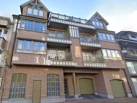 double emplacement de parking en tandem