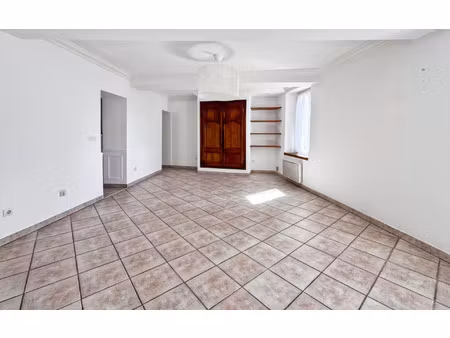 appartement solliès-pont 85 m² t-3 à vendre  169 000 €