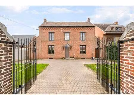 charmante maison prête à emménager avec 4 chb & grand jardin