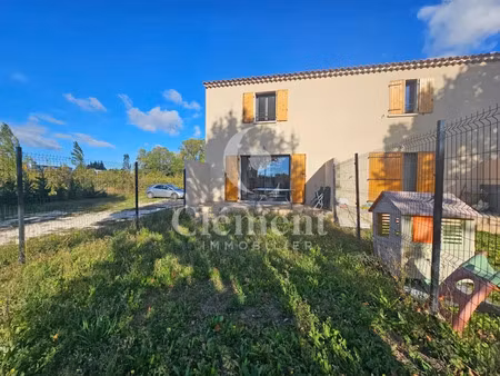 location meublée maison 67 m² à piolenc (84420)  858 €