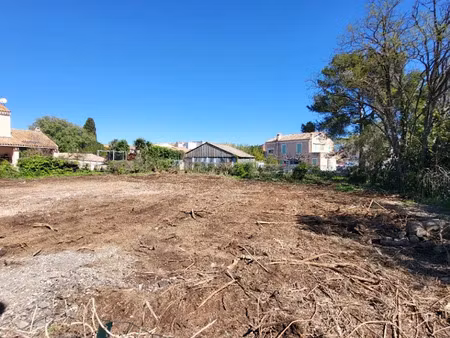 vente terrain 262 m² à la crau (83260)  200 000 €