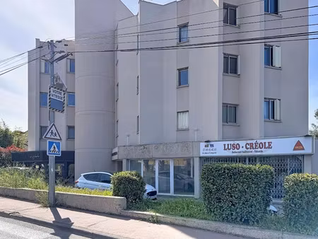 vente locaux professionnels à le cannet (06110)  169 900 €