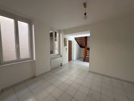 location appartement 2 pièces 38 m² à caussade (82300)  450 €