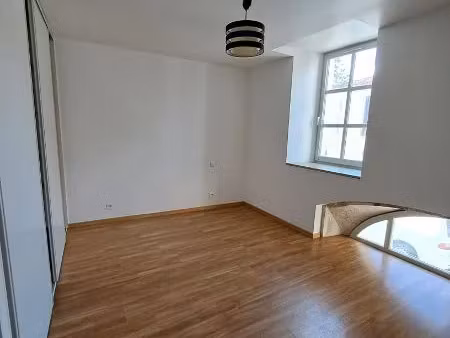 location appartement 3 pièces à monsegur (33580)  541 €