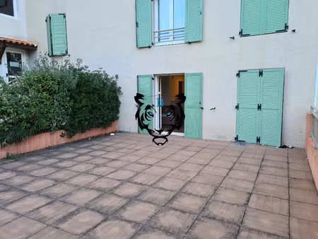 location appartement 2 pièces 43.17 m² à frejus (83600)  630 €