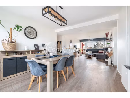 appartement secteur ouest 2 chambres  parking et balcon