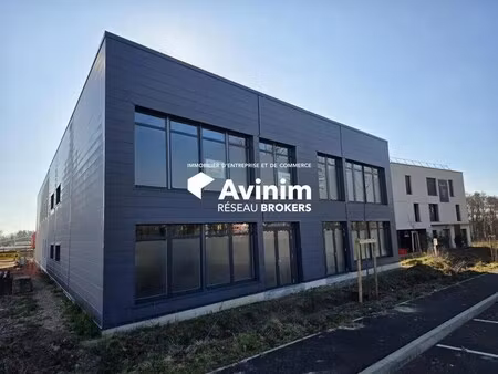 location local d'activités 194 m²