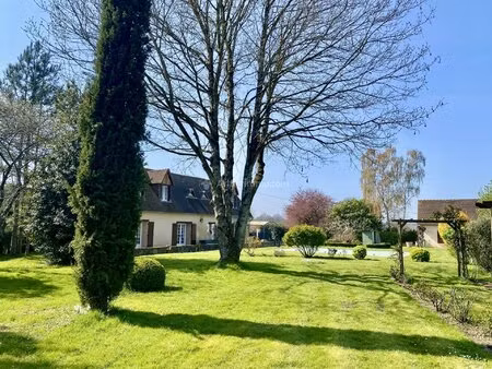 très belle demeure à 15 minutes de tours nord