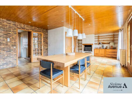 maison disposant d'une dépendance!