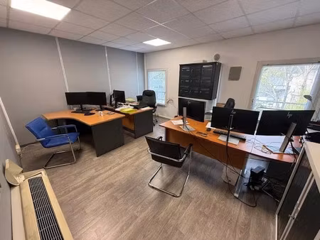 location locaux professionnels 1 pièce 101 m² à gemenos (13420)  1 150 €
