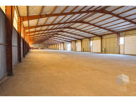 location locaux professionnels 750 m² à montelimar (26200)  3 000 €