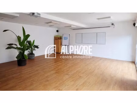 location locaux professionnels 1 pièce 49 m² à pornichet (44380)  580 €