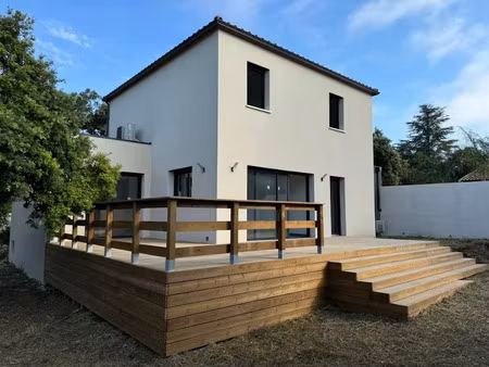 location meublée maison 5 pièces 118 m² à sussargues (34160)  2 000 €