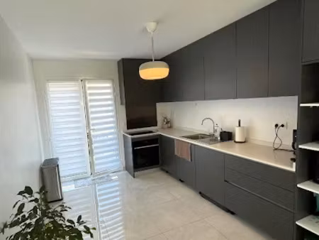 location maison 4 pièces 110 m² à cavignac (33620)  1 036 €