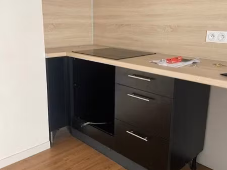 location maison 5 pièces à les billaux (33500)  1 270 €