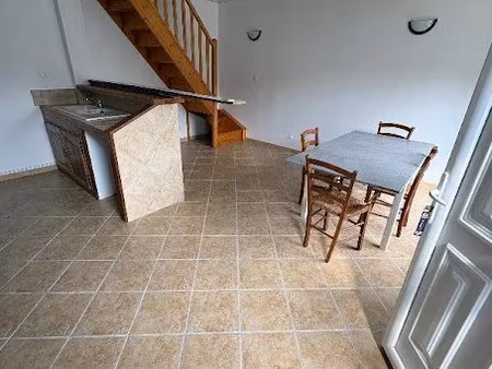 location maison 3 pièces à les eglisottes-et-chalaures (33230)  720 €