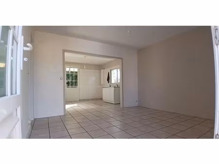 location maison 3 pièces à lignan-de-bordeaux (33360)  900 €