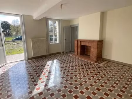 location maison 3 pièces à marsas (33620)  972 €