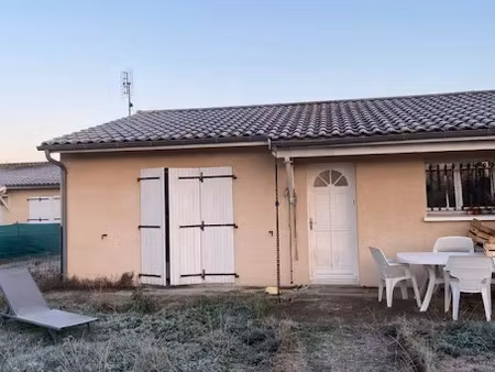 location maison 3 pièces à saint-denis-de-pile (33910)  730 €