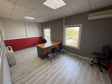 location locaux professionnels 1 pièce 15 m² à gemenos (13420)  250 €