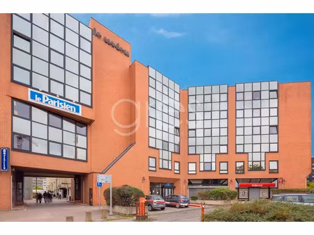 location locaux professionnels 2503 m² à cergy (95000)  395 870 €