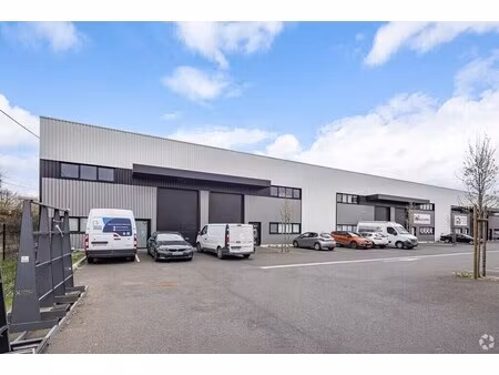 location local d'activités 167 m²