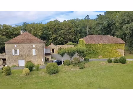 exclusivité - propriété en pierre de 217 m2 habitable avec g