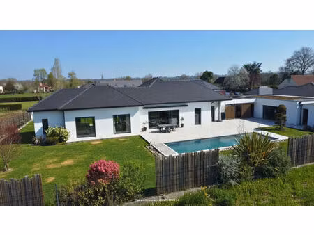 contemporaine 10 mins est de pau - 200m²-piscine