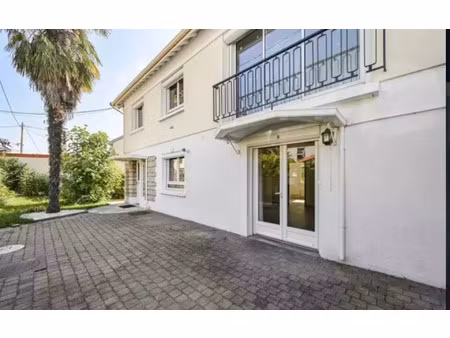 location appartement  m² t-5 à villemomble  1 800 €