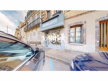 immeuble avec salon de coiffure