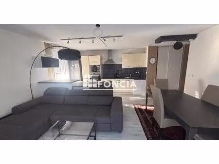 castelginest - appartement 3 pièces - terrasse - jardin - deux places de parking