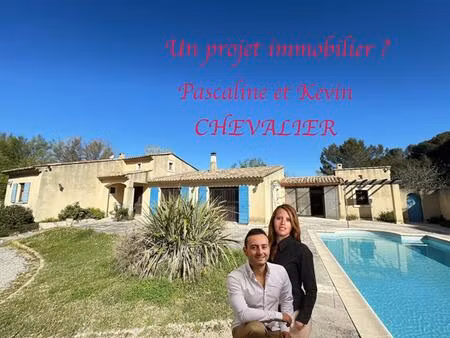 maison de plain pied à saint chamas avec piscine