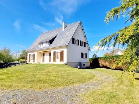 exclusivité!!! rare à la vente à 10 min de st lô et de l'a84  maison de 195 m²  7 chambres
