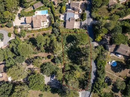 à vendre : terrain de 1323 m² dans un secteur calme à peymeinade - candéou