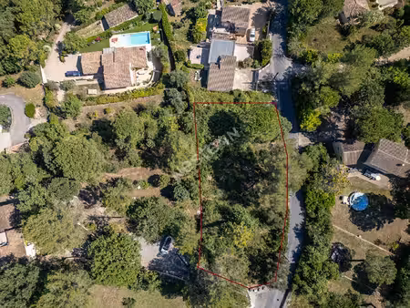à vendre : terrain de 1323 m² dans un secteur calme à peymeinade - candéou
