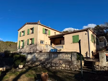 magnifique villa de 220m2 à laghet avec piscine  garage  terrain de basket  terrain...