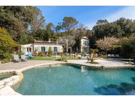 élégante villa d’architecte avec piscine chauffée et jardin paysagé – havre de paix à...