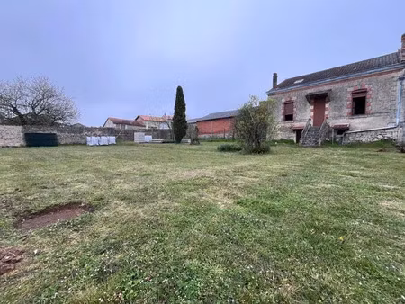 vente maison 7 pièces 119 m² à la rochefoucauld (16110)  109 000 €