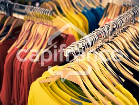 location commerce 1 pièce 42 m² à salon-de-provence (13300)