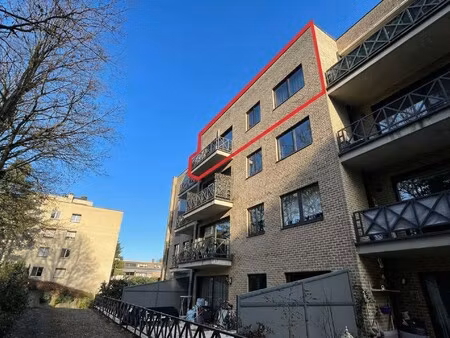 instapklaar appartement voorzien van 2 slaapkamers een garage en een berging