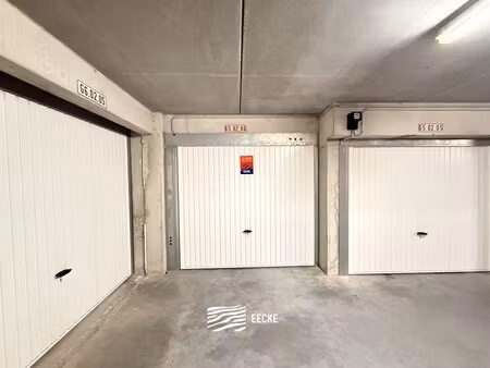 parking - gesloten garagebox
