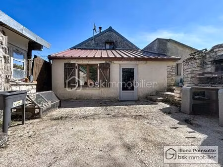 maison de village de 69 m² à yrouerre