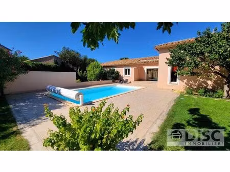 belle villa avec 4 chambres et piscine