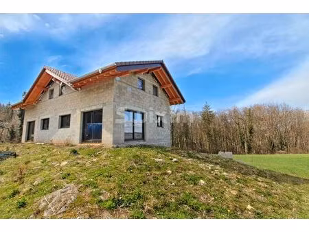 bâtiment composé de deux maisons jumelées – hors d’air / hors d’eau