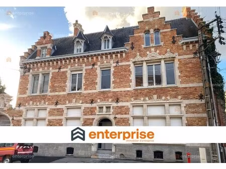 location local commercial