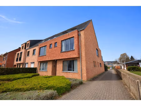 appartement te koop in zandhoven met 1 slaapkamer